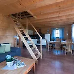 Holzhaus Lehrer Laempel בית נופש Esch (Rhineland-Palatinate)